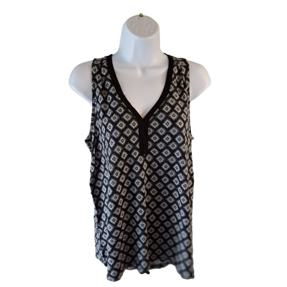 Old Navy Womens Sleeveless V-Neck Top L Black White Geometric Lagenlook Corpcore
